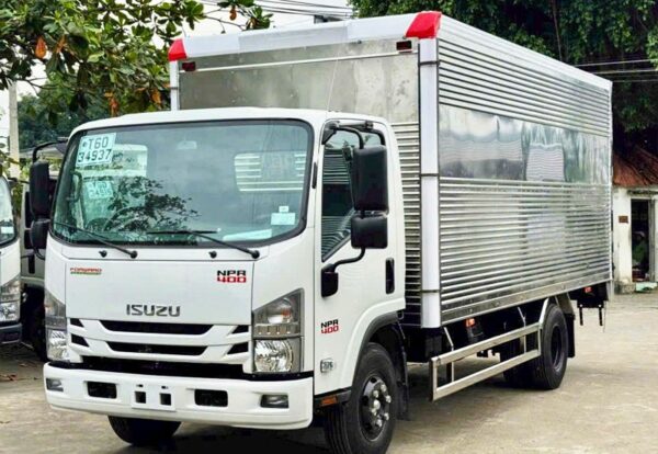 Xe Tải Isuzu NPR 400 3.5 Tấn Thùng Kín Euro 5 - Hình ảnh 4
